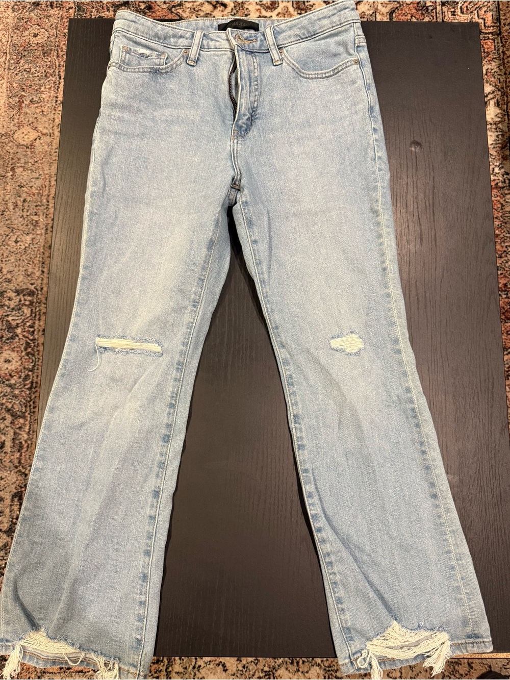 Uniqlo Women’s Light Wash Distressed Jeans. Size S